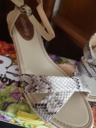 Sandalias serpiente