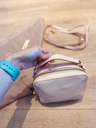 Lote Bolso + monedero + fular rosa Mango
