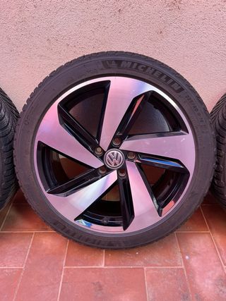 Llantas Milton Keyness 18”+Michelin al 80%!!