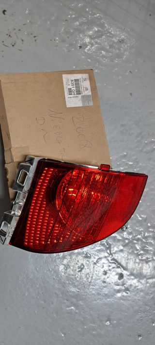 Piloto antiniebla derecho de Peugeot 2008