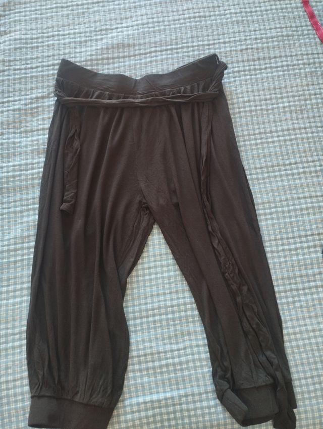 Pantalones hasta la rodilla