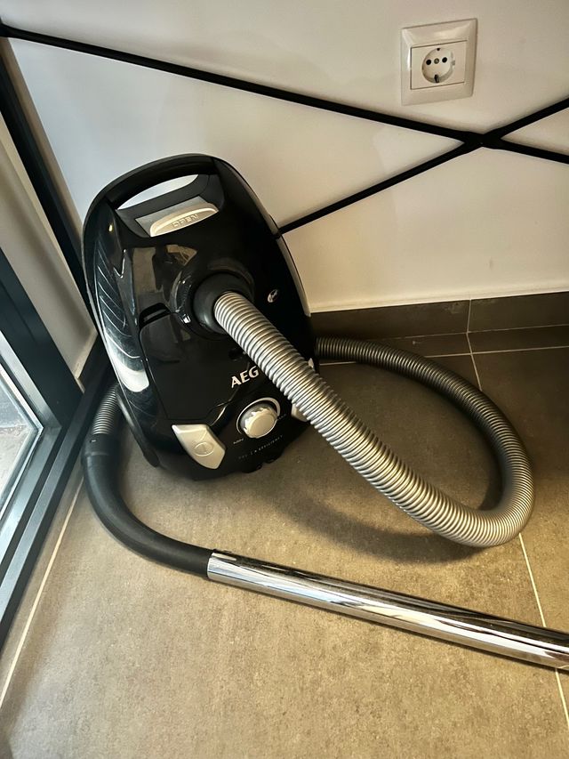 Aspiradora AEG VX4-1-EB