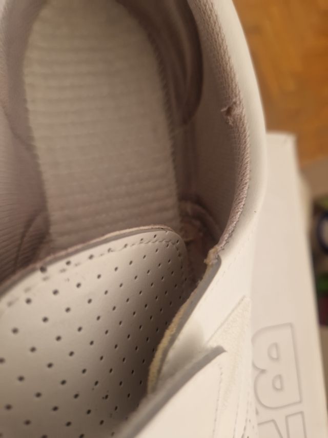 Zapatos de hospital (4 FOTOS)