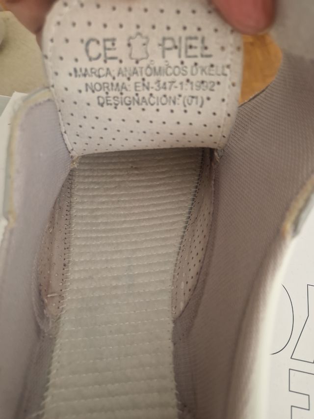 Zapatos de hospital (4 FOTOS)