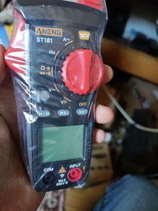 Multímetro digital de pinza