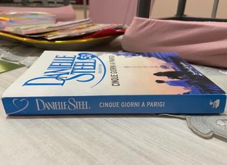 libro cinque giorni a Parigi