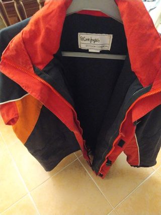 Cazadora de caballero no cala el agua