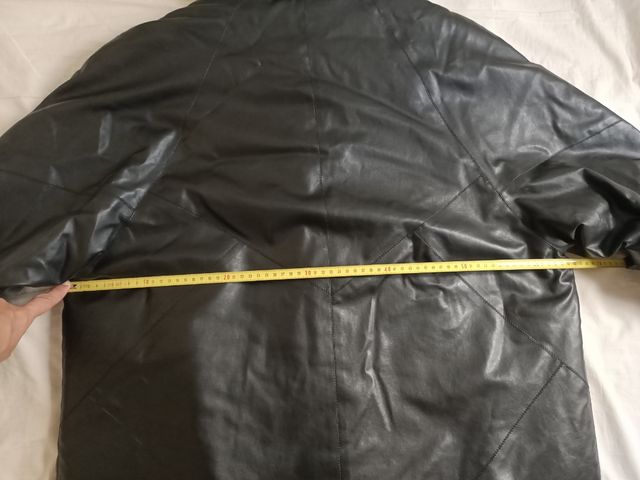 Chaquetón de piel negro