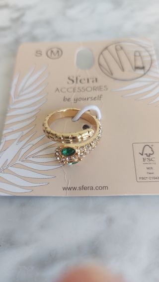 Anillo y pendientes de serpiente Sfera