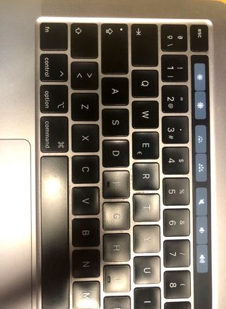 MacBook Pro (13", 2020, dos puertos Thunderbolt 3)