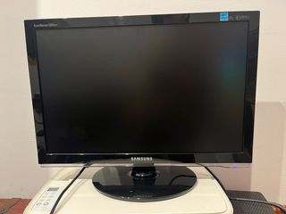 Monitor 22”