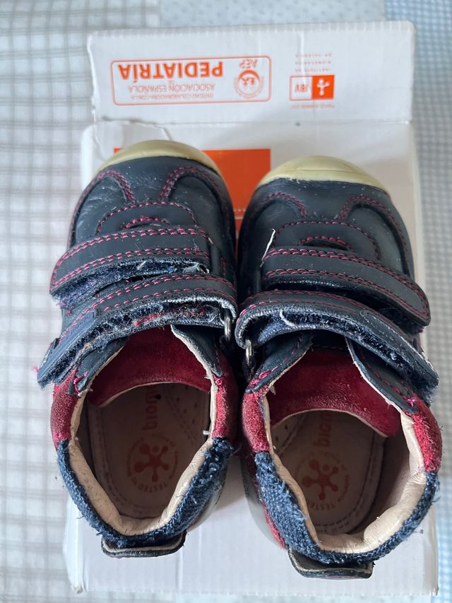 Zapatos azules de Biomecanics