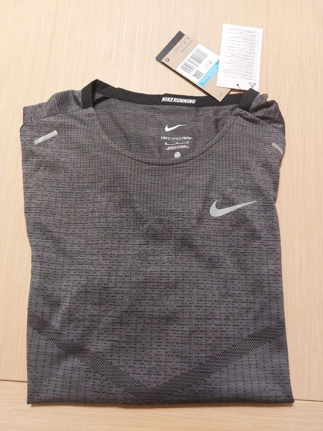 Camiseta running nike Adv