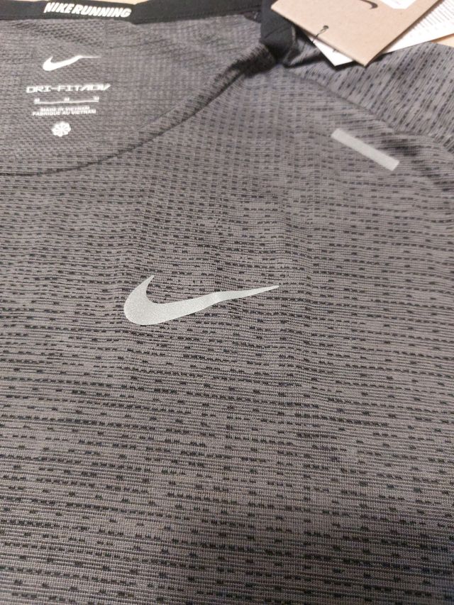 Camiseta running nike Adv