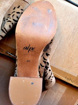 pura piel buen material comprado en caspe.