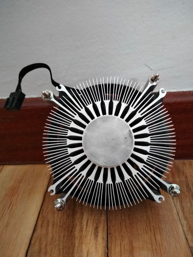 DISPOSITIVO DI RAFFREDDAMENTO PROCESSORE/CPU