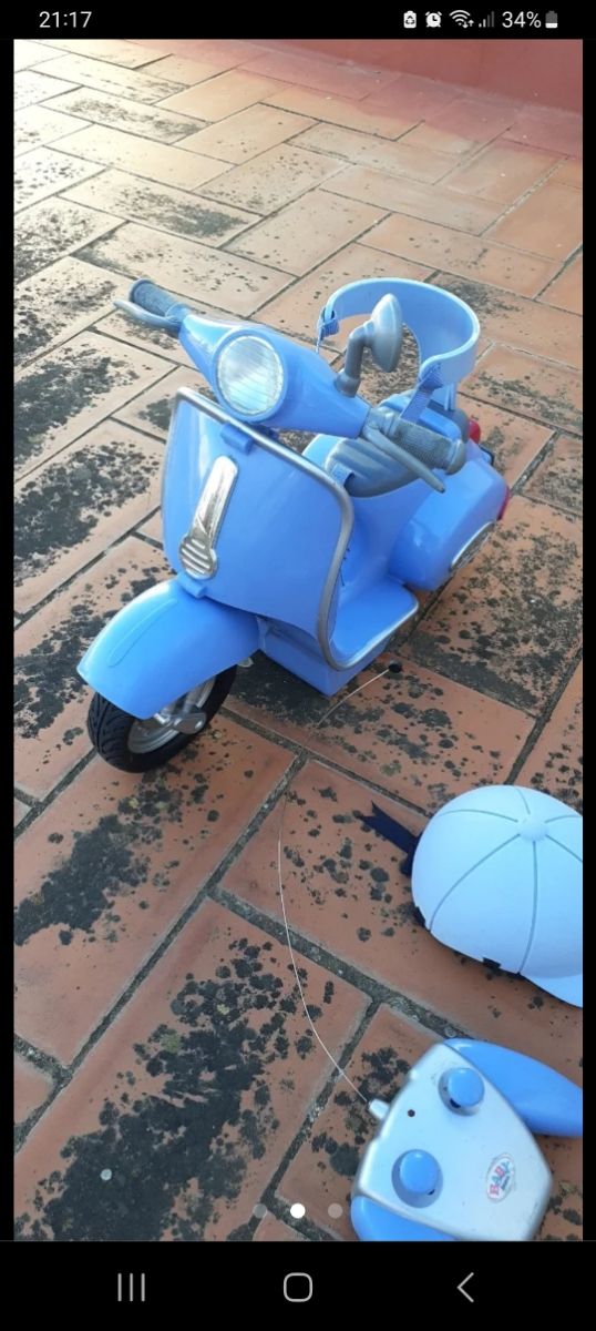 Vespino con mando para muñecas