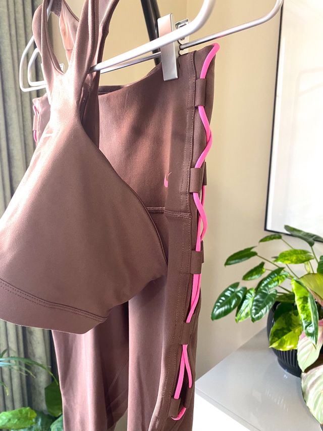 Conjunto leggings + top Nike