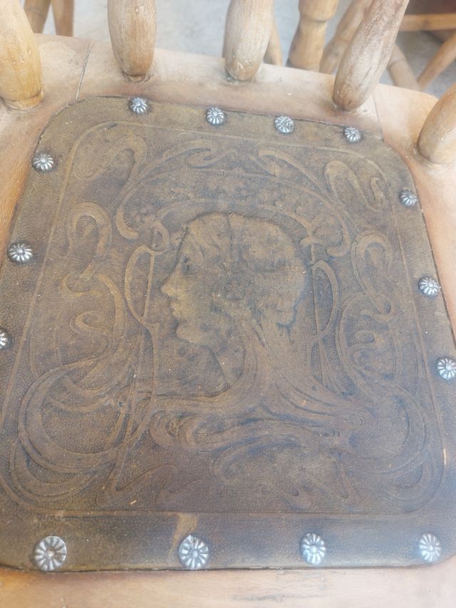 Sillas antiguas del 1900