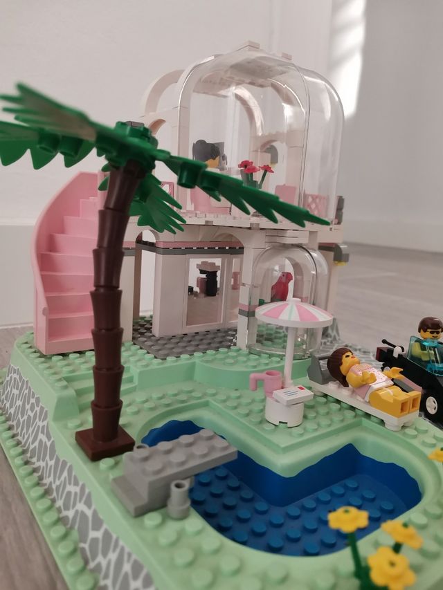 Lego Paradise café