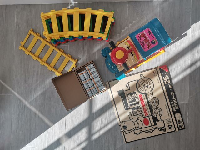 Tren infantil con vías