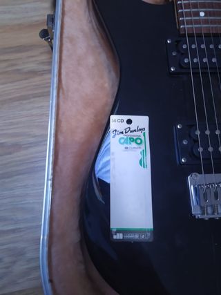 Guitarra Jackson eléctrica.