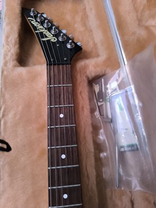 Guitarra Jackson eléctrica.