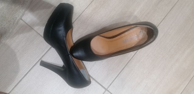 Zapatos negros de tacón 37