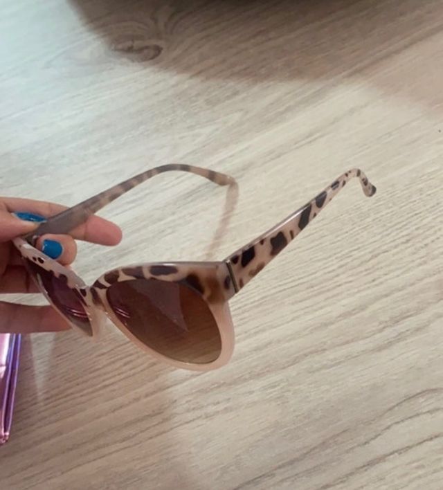 Gafas de sol com su funda