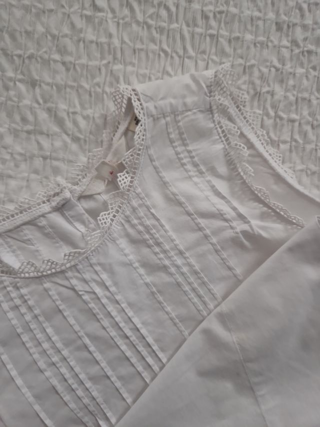 Camisa Levi’s, remate puntilla, blanca algodón