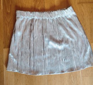 Falda dorada con destellos