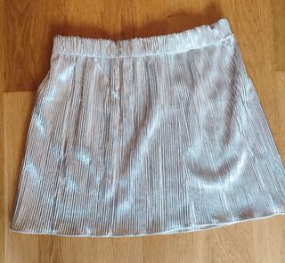 Falda dorada con destellos