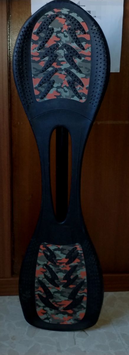 Patín de dos ruedas.