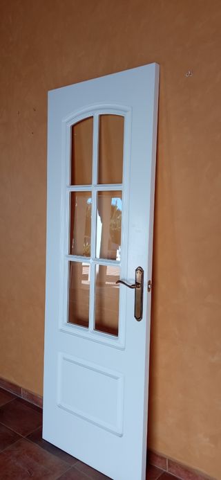 Puerta de paso madera y cristal 