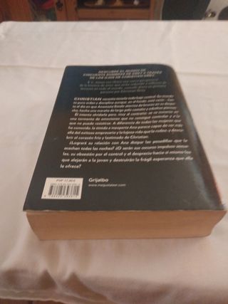 Libro cincuenta sombras de Grey