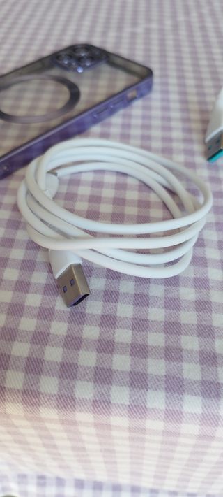 Funda y cable iPhone 12 Pro