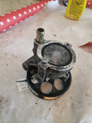 Bomba dirección 1.9dci