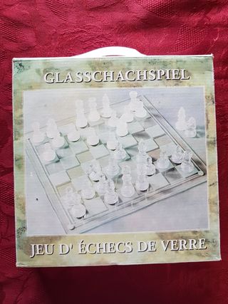 Gioco scacchi in vetro
