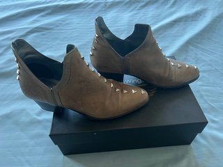botin verde tachuelas Goldenwings