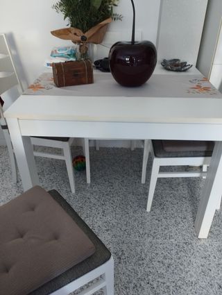 Mesa y silla