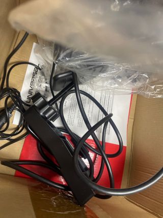 VOLANTE THURSTMASTER UNIVERSAL CHALLENGE