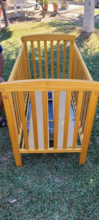 Cuna de madera