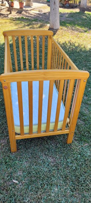 Cuna de madera
