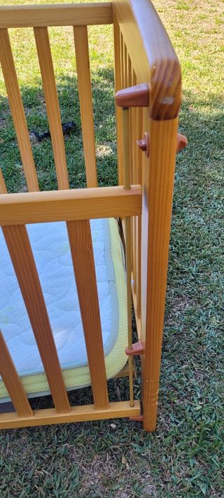 Cuna de madera