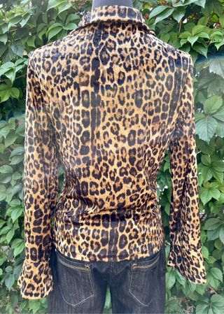Blusa terciopelo elastico leopardo lazo rosa