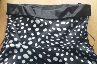 Vestido de lunares raso