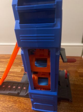 HOT WHEELS SUPER GARAJE