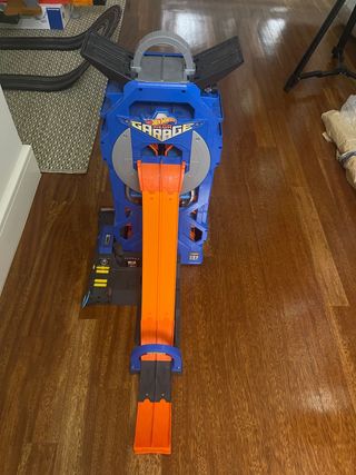 HOT WHEELS SUPER GARAJE