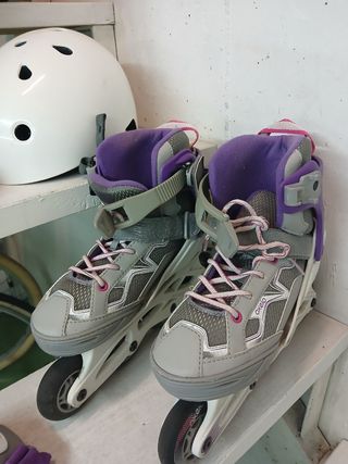 Patines niña con complementos de regalo