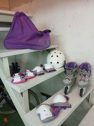 Patines niña con complementos de regalo
